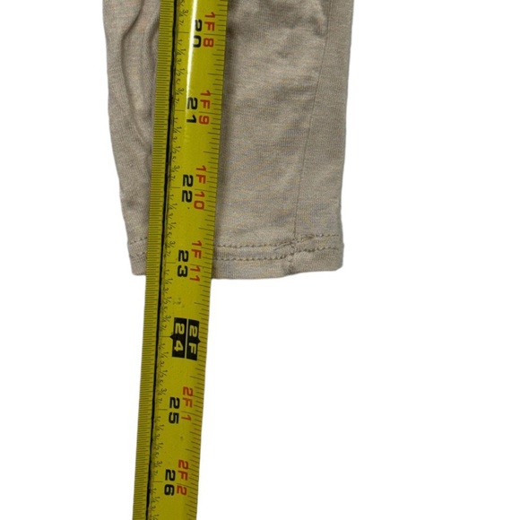 Brit & Bri size medium tan colored light feeling cardigan in great condition! - Picture 3 of 11